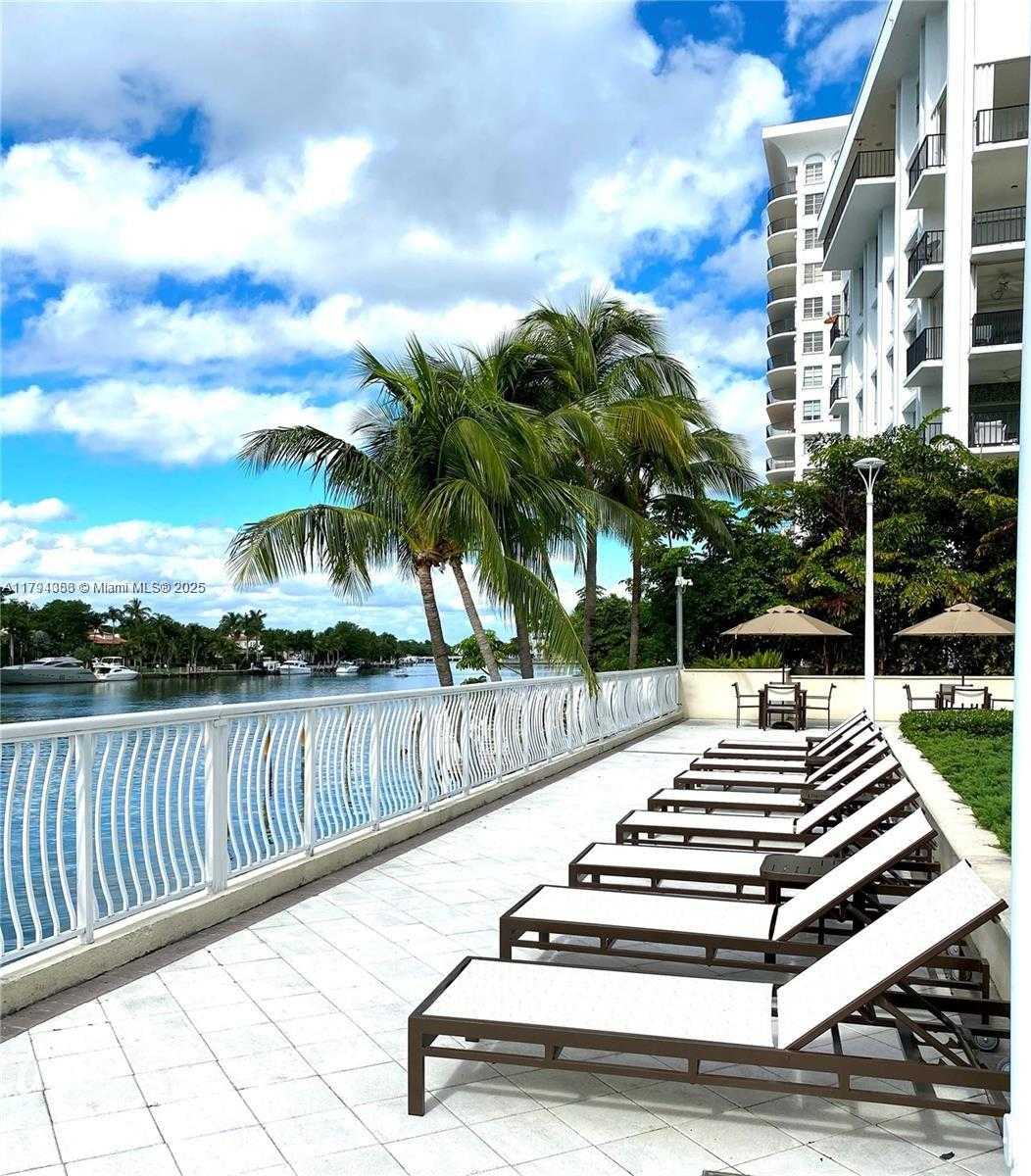 Small Image of 5600 COLLINS AVE #7V, Miami Beach Number 28