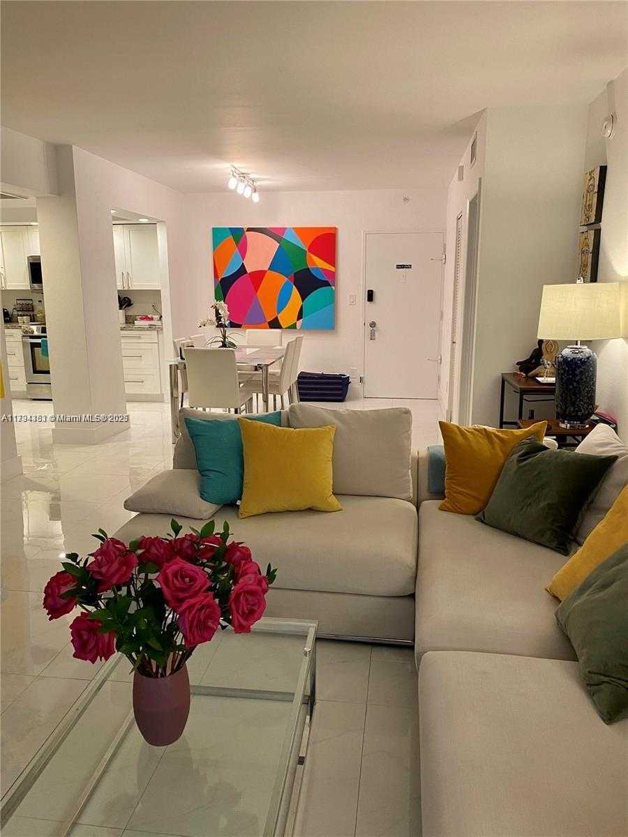 Small Image of 5600 COLLINS AVE #7V, Miami Beach Number 3