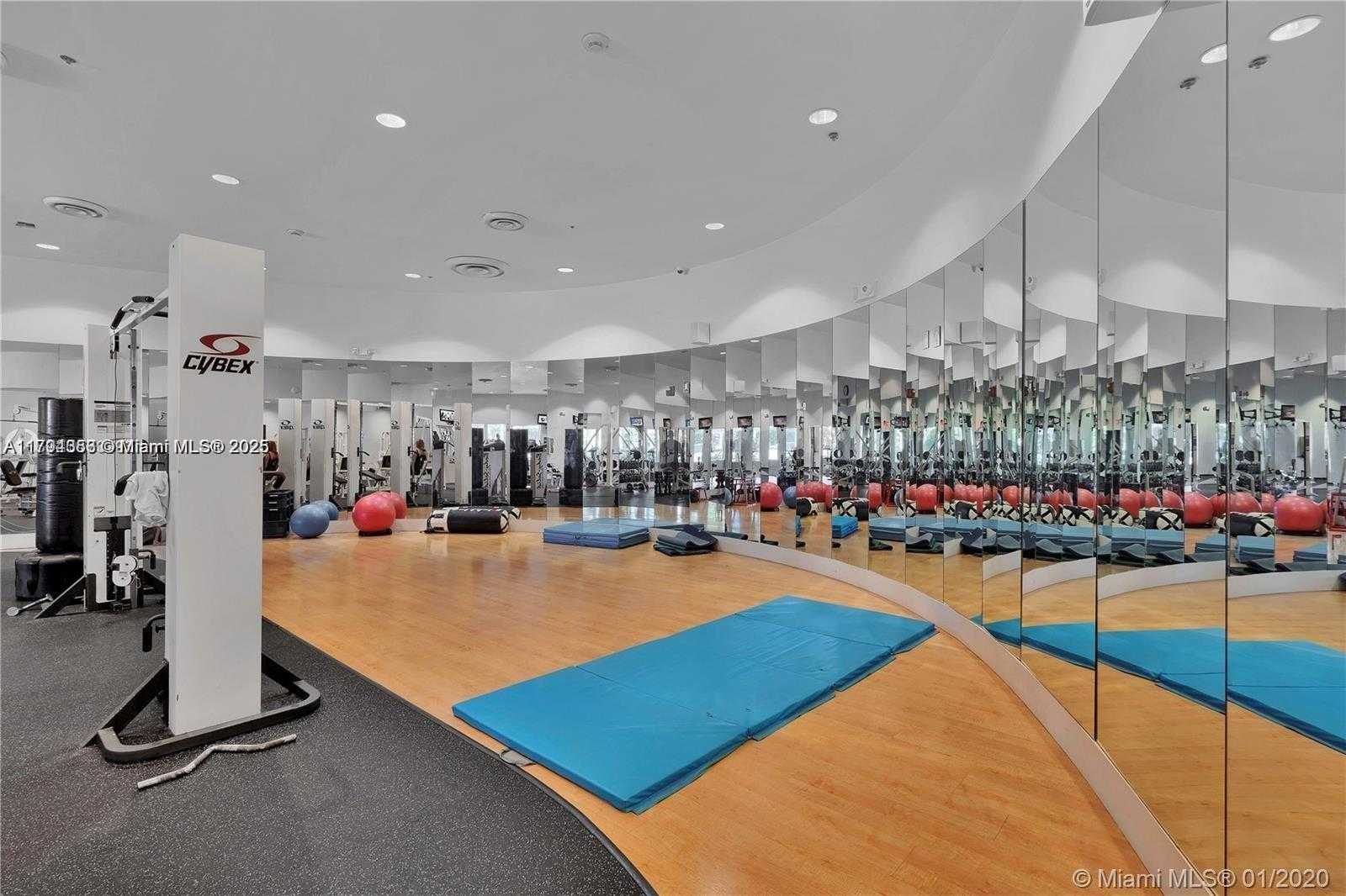 Small Image of 5600 COLLINS AVE #7V, Miami Beach Number 31