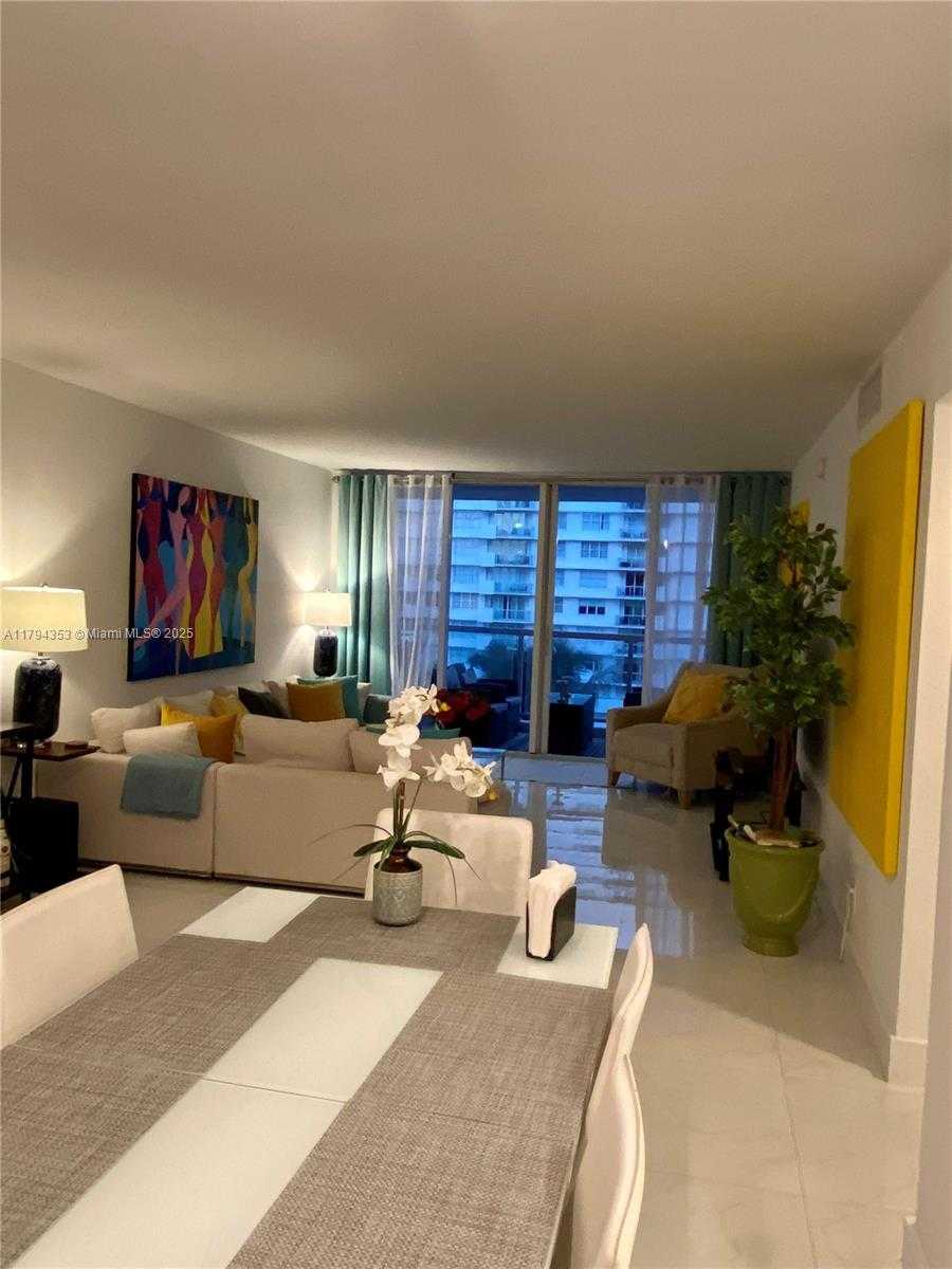Small Image of 5600 COLLINS AVE #7V, Miami Beach Number 5