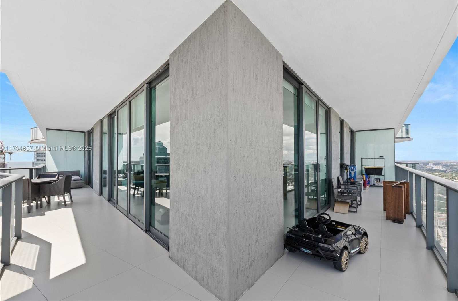 Small Image of 1300 SOUTH MIAMI AVE #3901, Miami Number 15