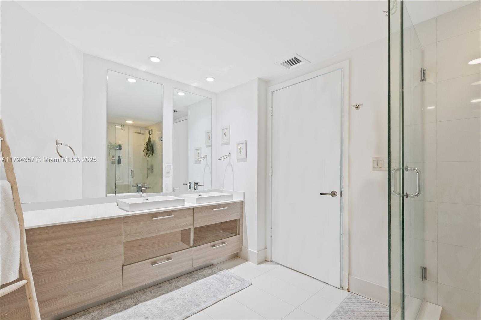 Small Image of 1300 SOUTH MIAMI AVE #3901, Miami Number 20