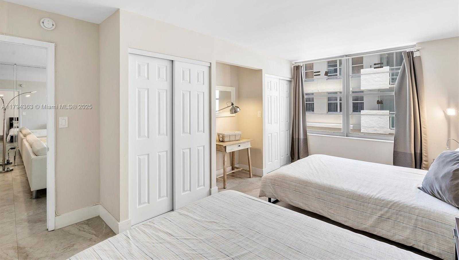 Small Image of 5555 COLLINS AVE #4B, Miami Beach Number 18