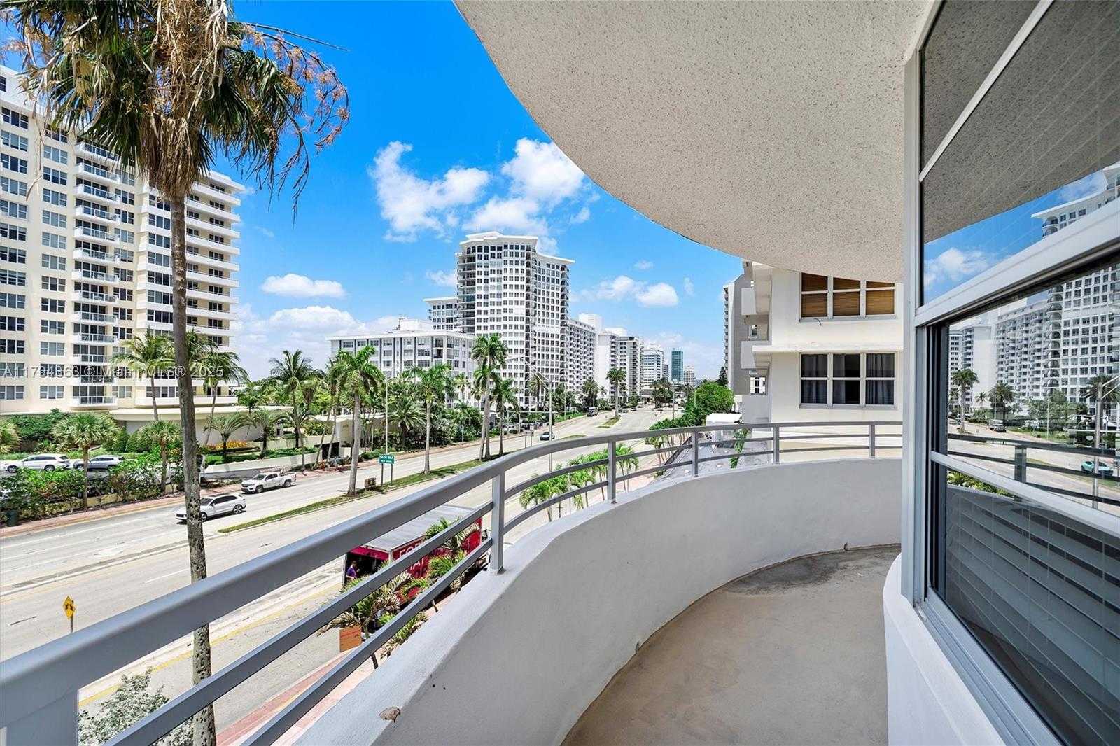 Small Image of 5555 COLLINS AVE #4B, Miami Beach Number 27