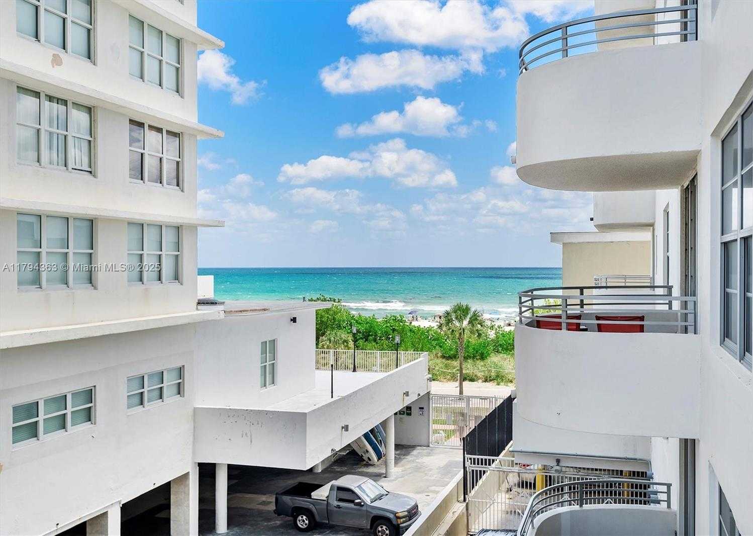 Small Image of 5555 COLLINS AVE #4B, Miami Beach Number 33
