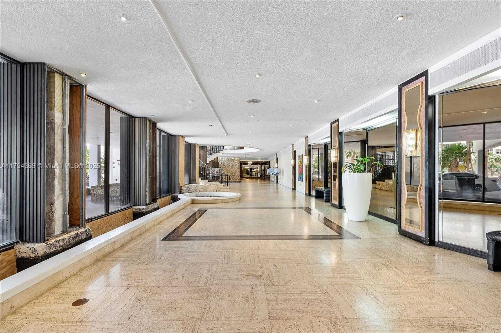 Small Image of 5555 COLLINS AVE #4B, Miami Beach Number 38