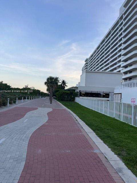 Small Image of 5555 COLLINS AVE #4B, Miami Beach Number 41