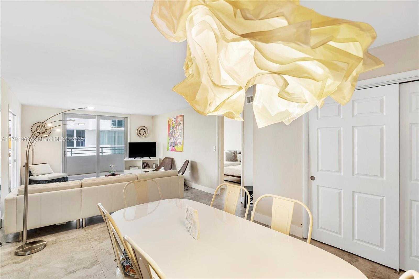 Small Image of 5555 COLLINS AVE #4B, Miami Beach Number 5