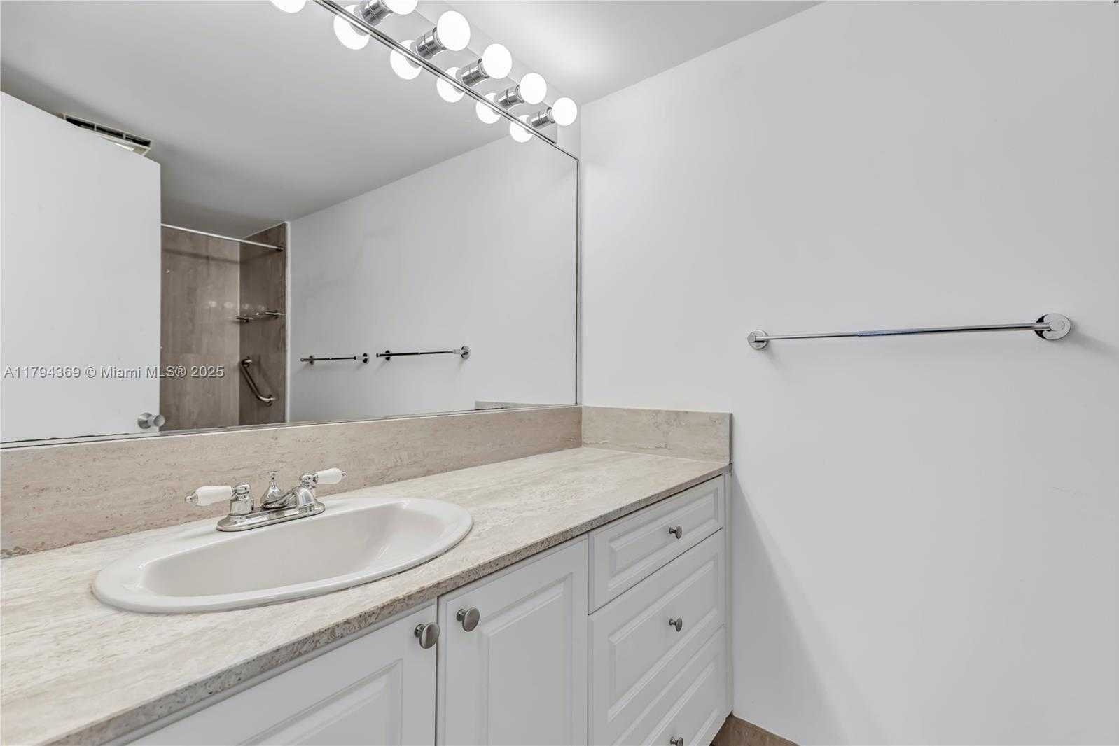 Small Image of 1201 SOUTH OCEAN DR #2107N, Hollywood Number 16