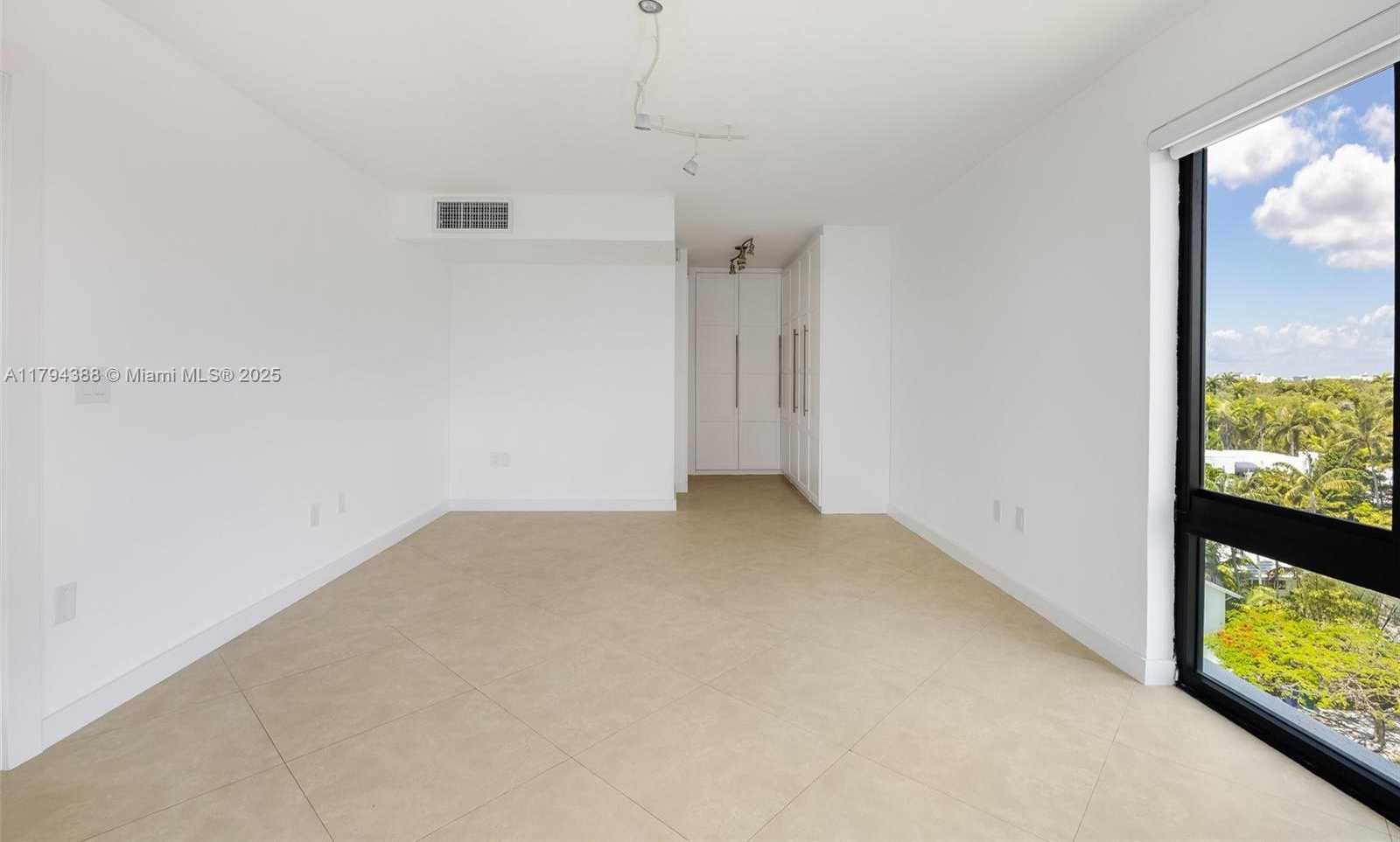 Small Image of 1600 SOUTH BAYSHORE LN #8D, Coconut Grove Number 11
