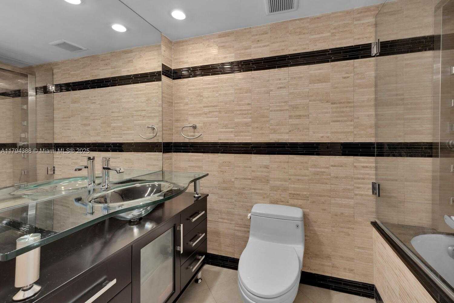 Small Image of 1600 SOUTH BAYSHORE LN #8D, Coconut Grove Number 21