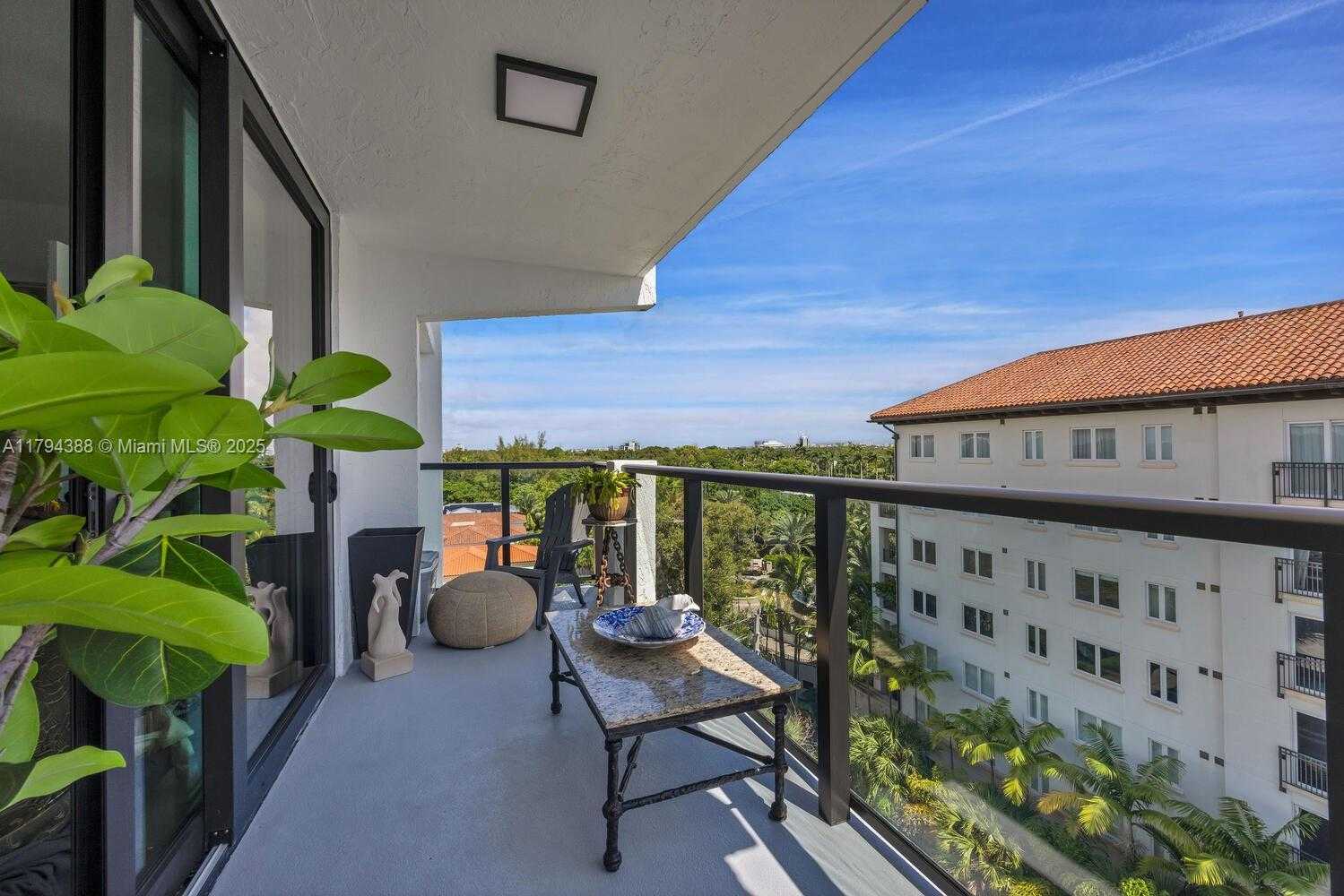 Small Image of 1600 SOUTH BAYSHORE LN #8D, Coconut Grove Number 23
