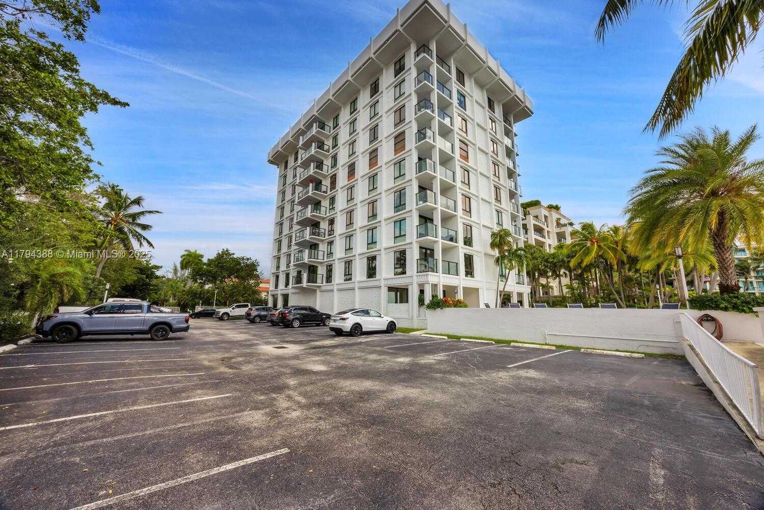 Small Image of 1600 SOUTH BAYSHORE LN #8D, Coconut Grove Number 42