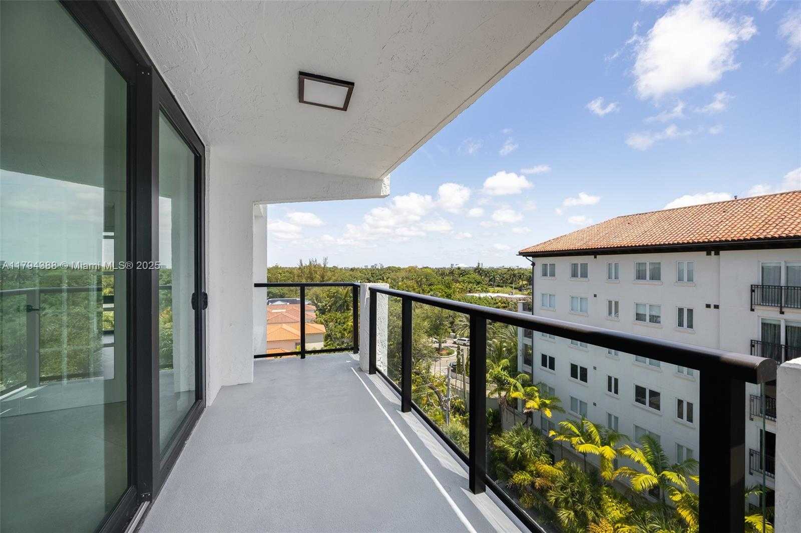 Small Image of 1600 SOUTH BAYSHORE LN #8D, Coconut Grove Number 9