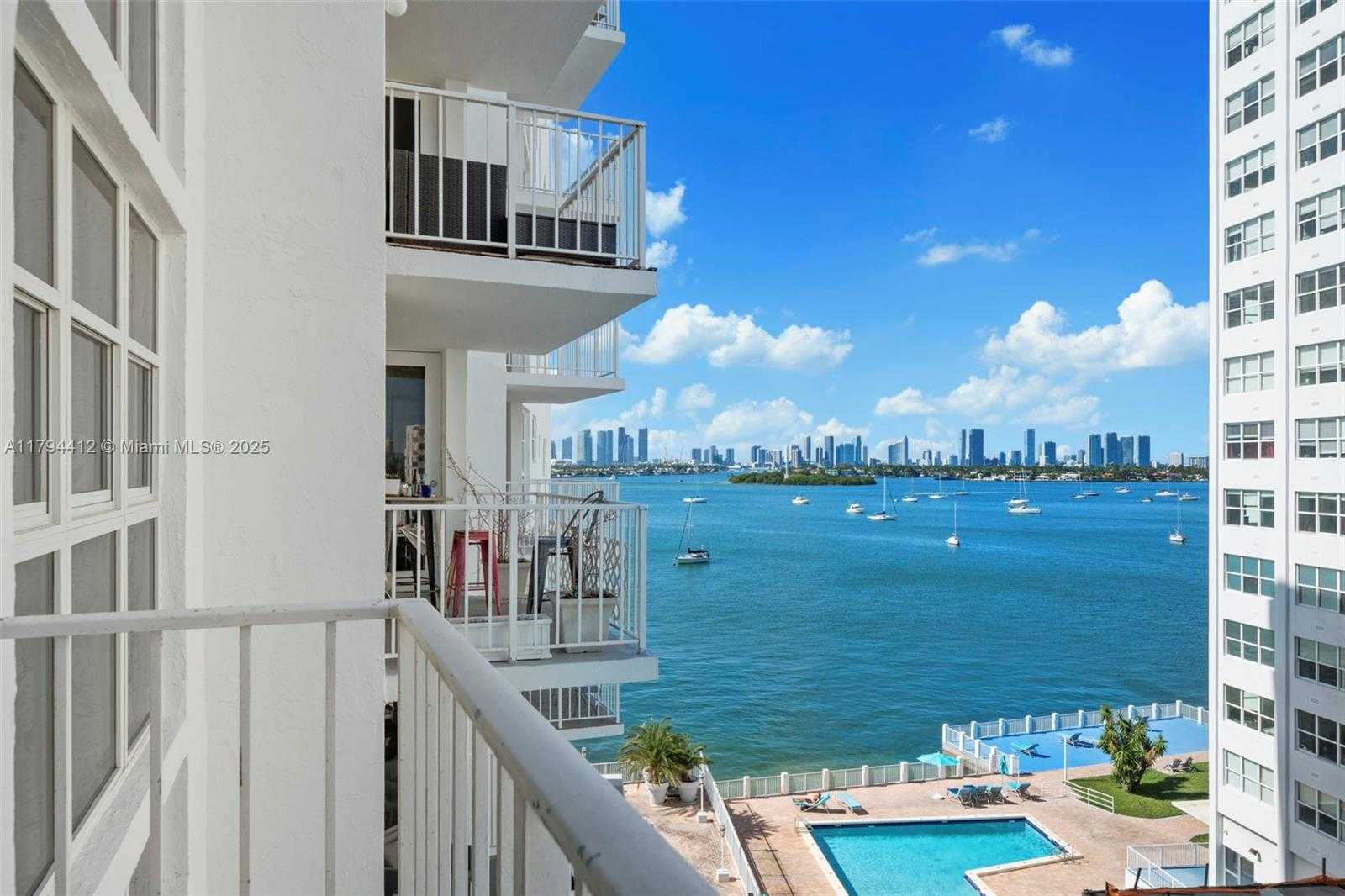 Small Image of 1228 WEST AVE #605, Miami Beach Number 13
