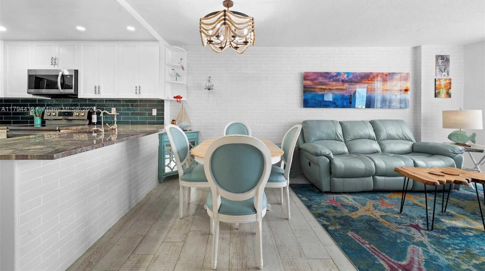 Small Image of 1228 WEST AVE #605, Miami Beach Number 4