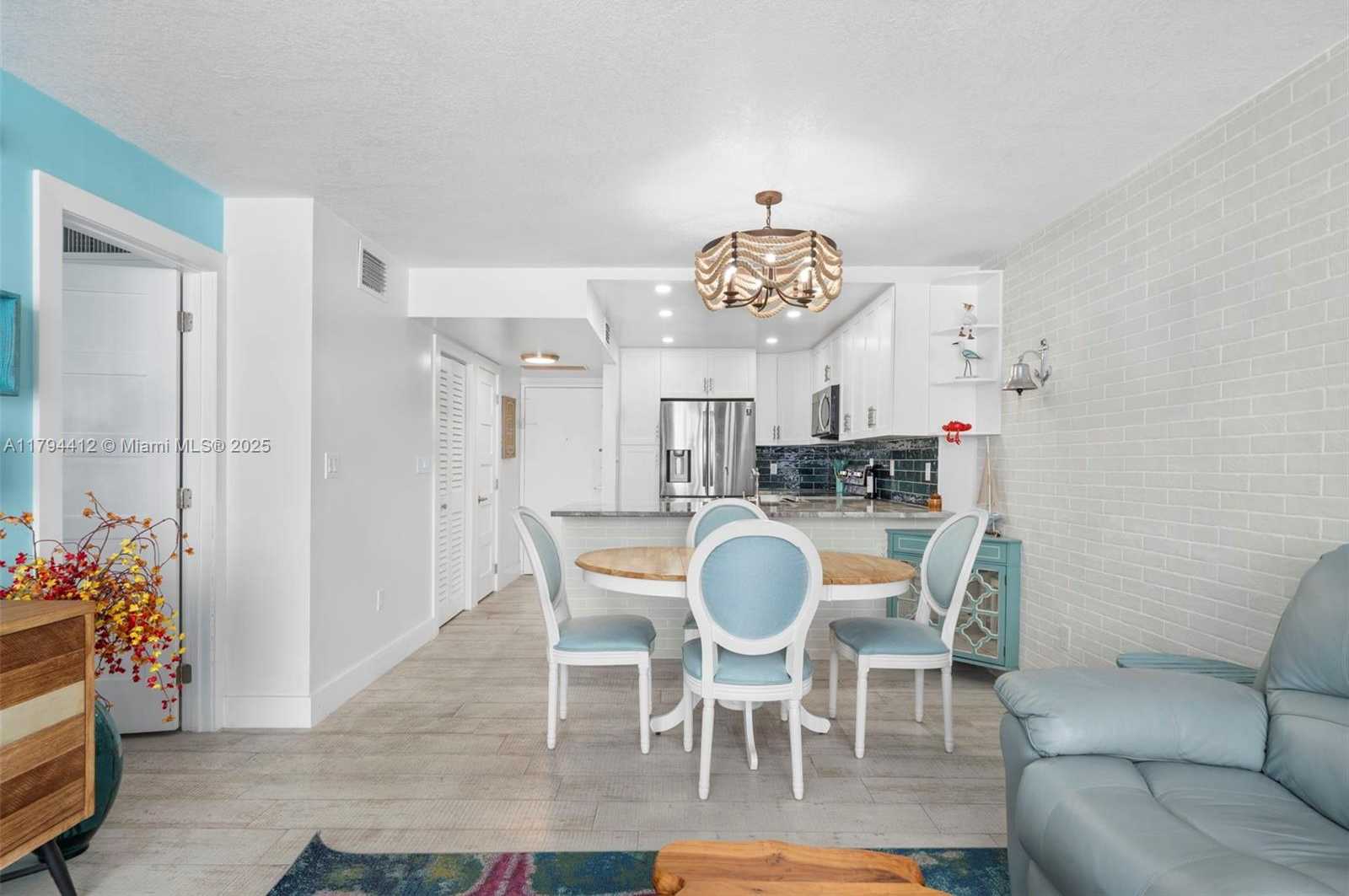 Small Image of 1228 WEST AVE #605, Miami Beach Number 6