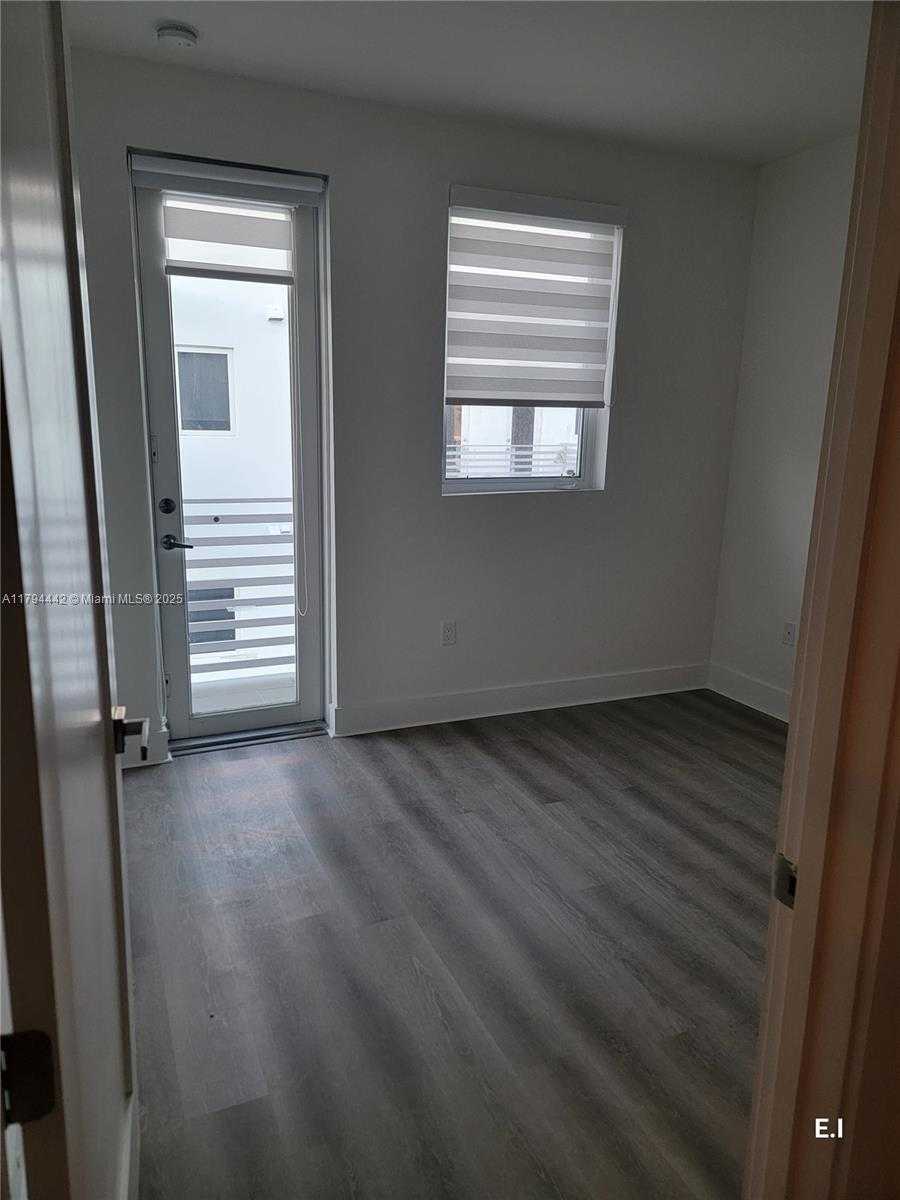 Small Image of 9133 NORTH WEST 33RD ST, Doral Number 11