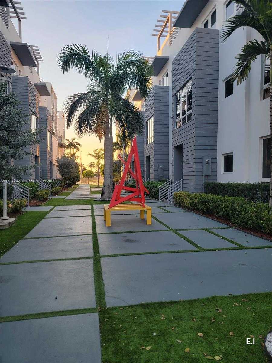 Small Image of 9133 NORTH WEST 33RD ST, Doral Number 13