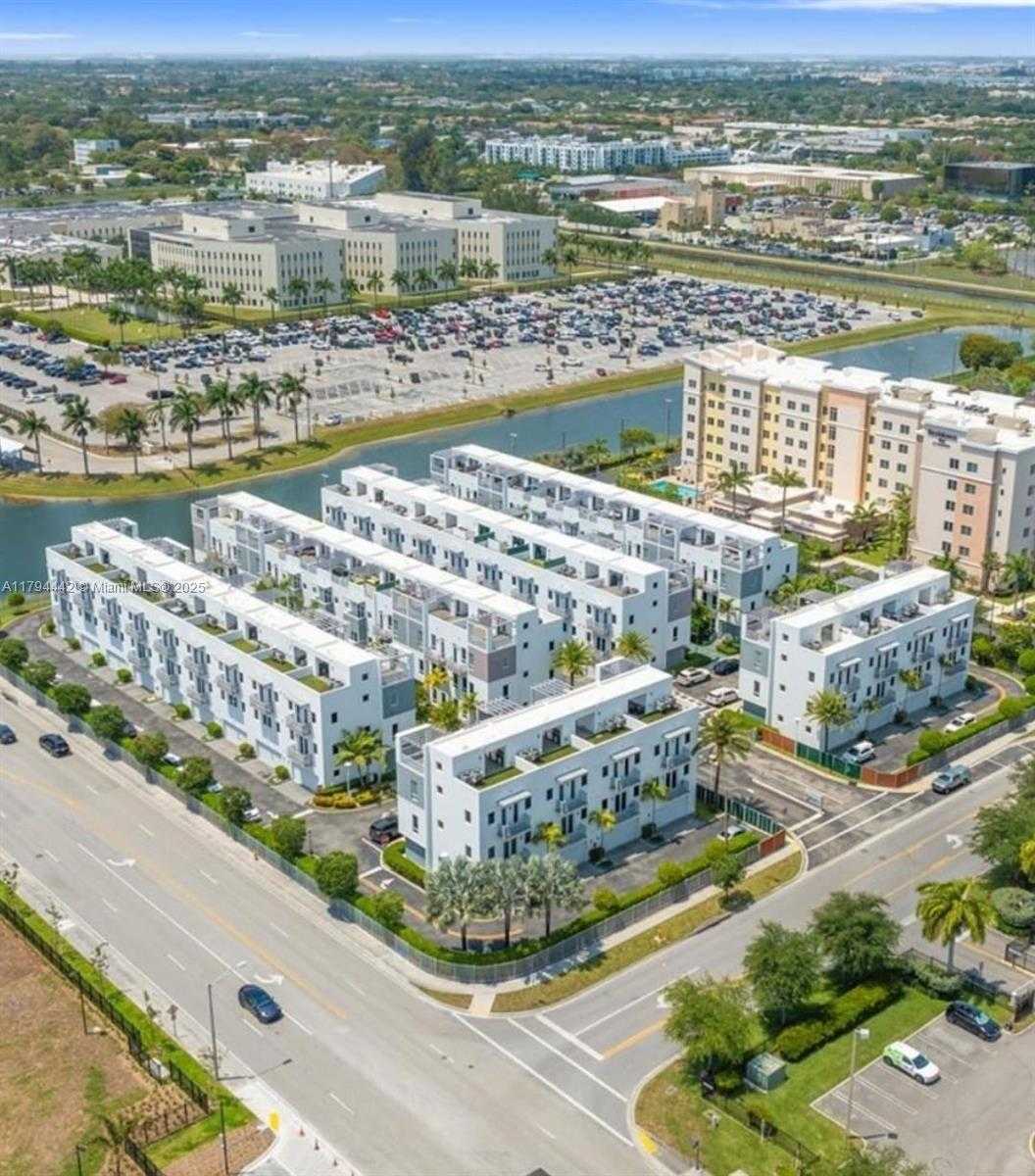 Small Image of 9133 NORTH WEST 33RD ST, Doral Number 2