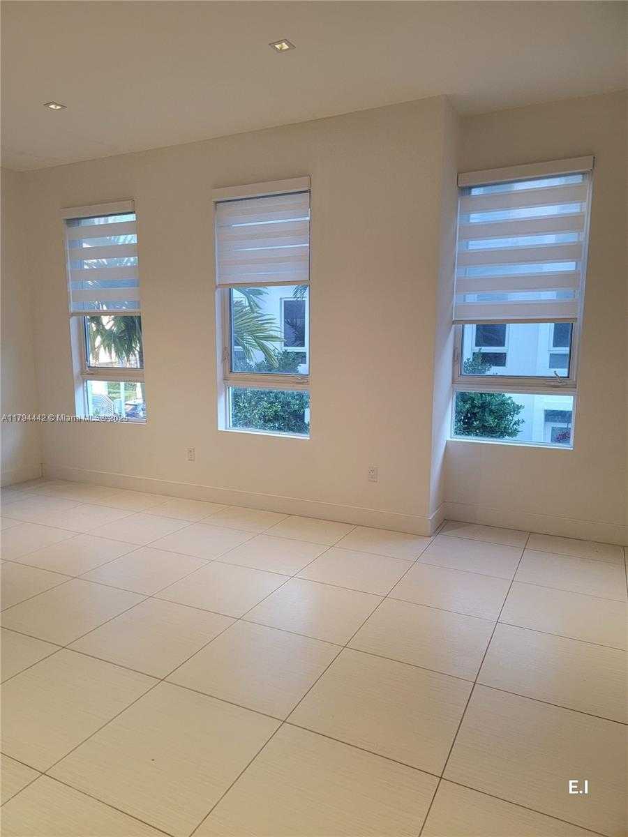 Small Image of 9133 NORTH WEST 33RD ST, Doral Number 3