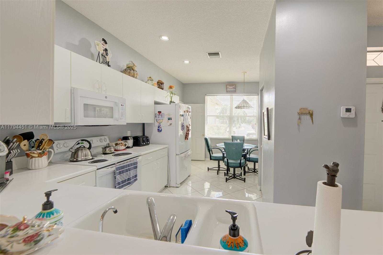 Small Image of 9591 NORTH CRESCENT VIEW DR N #9591, Boynton Beach Number 17