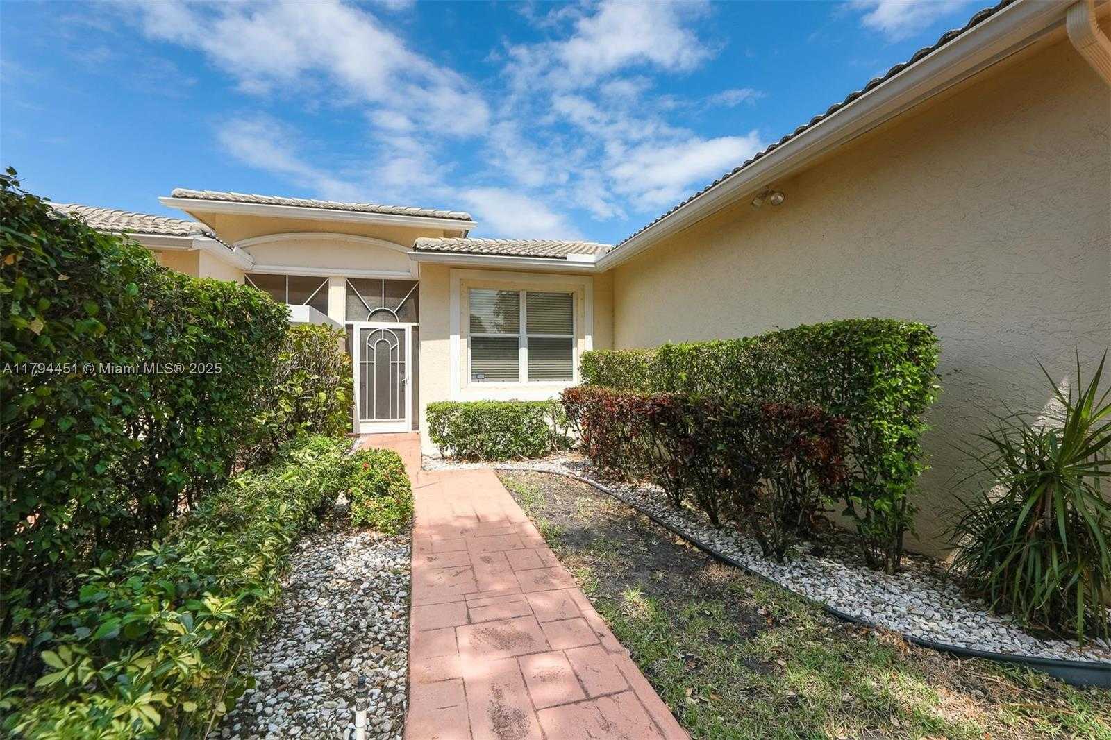 Small Image of 9591 NORTH CRESCENT VIEW DR N #9591, Boynton Beach Number 2