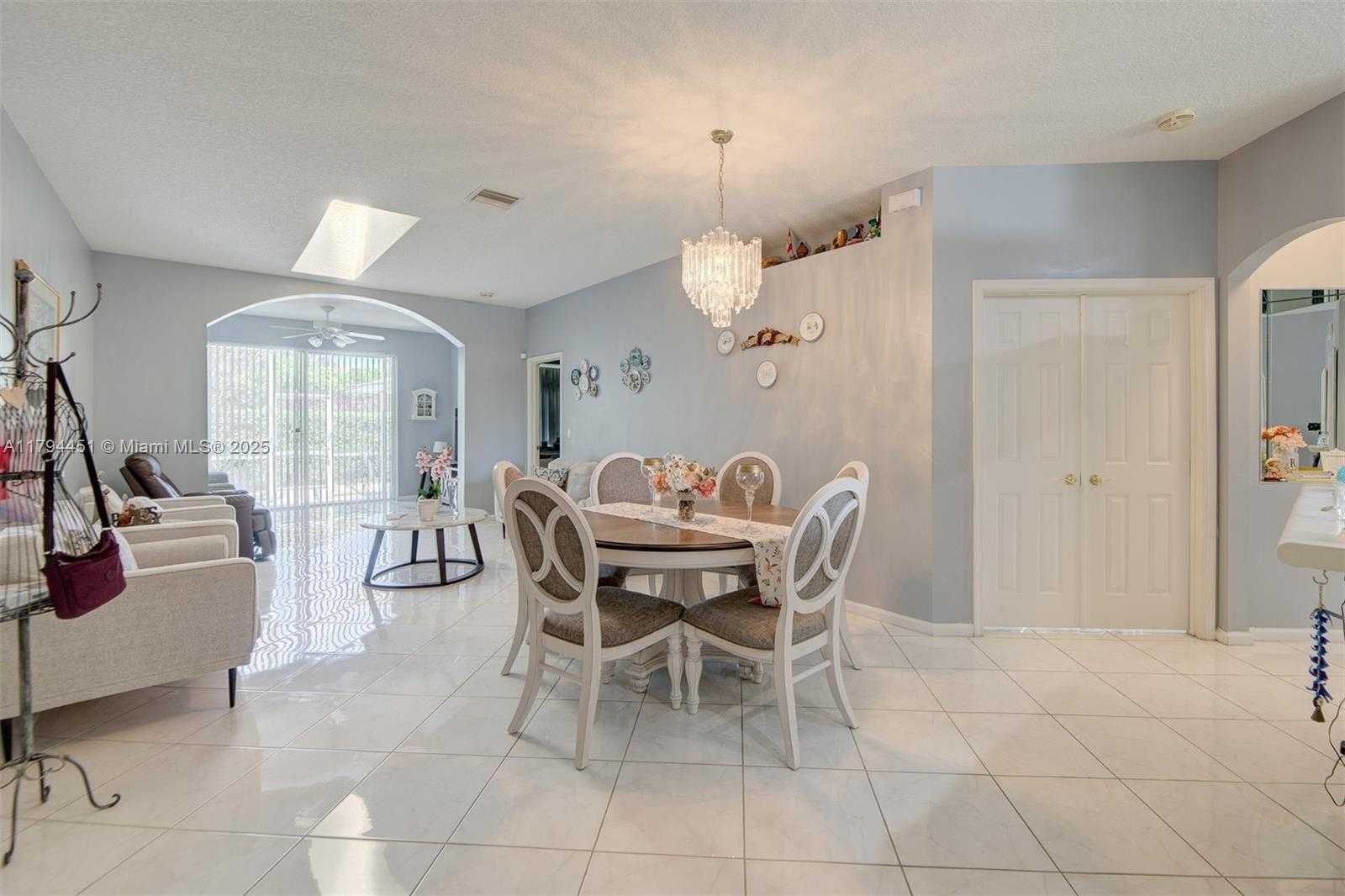 Small Image of 9591 NORTH CRESCENT VIEW DR N #9591, Boynton Beach Number 7