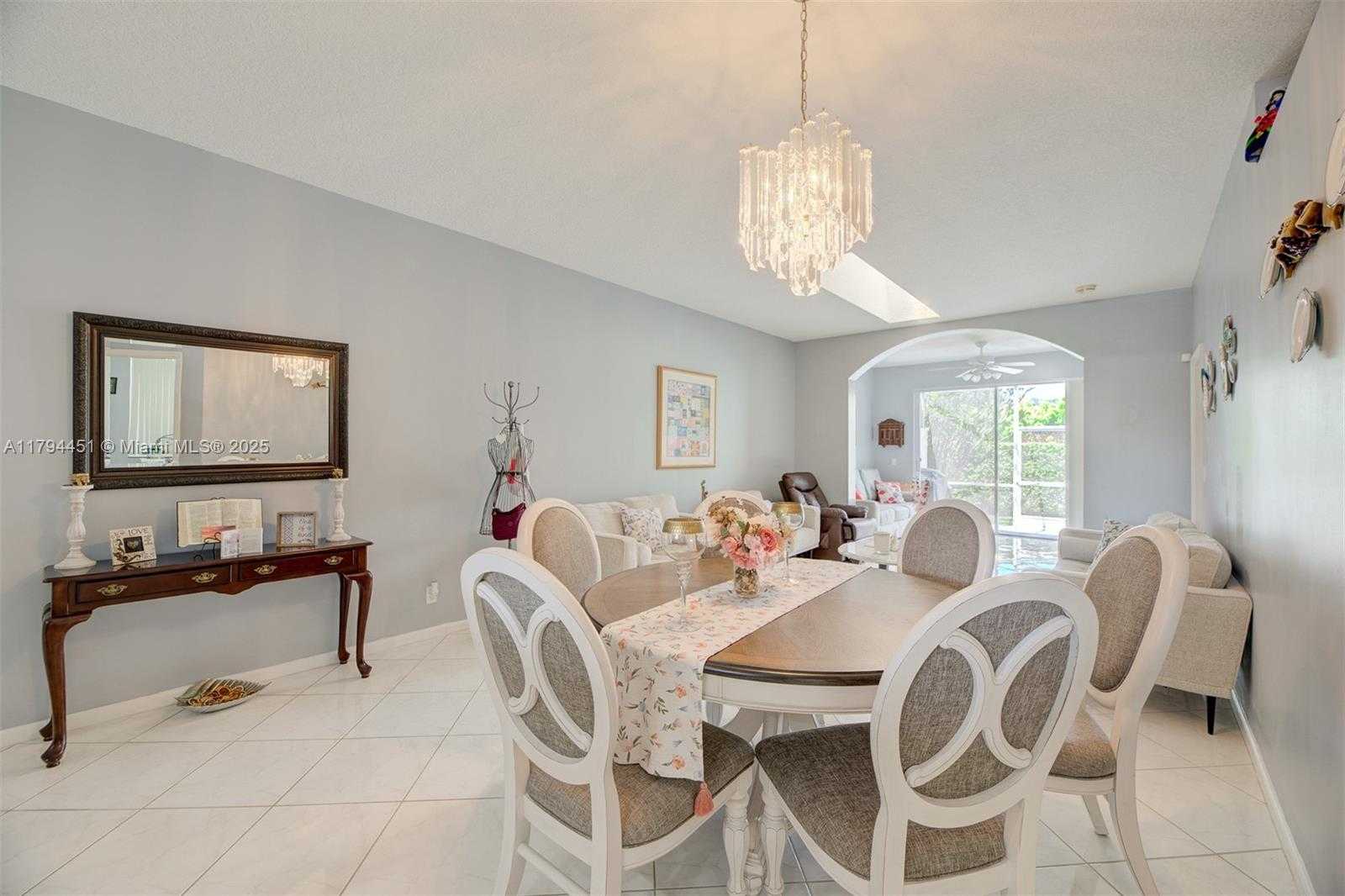 Small Image of 9591 NORTH CRESCENT VIEW DR N #9591, Boynton Beach Number 8