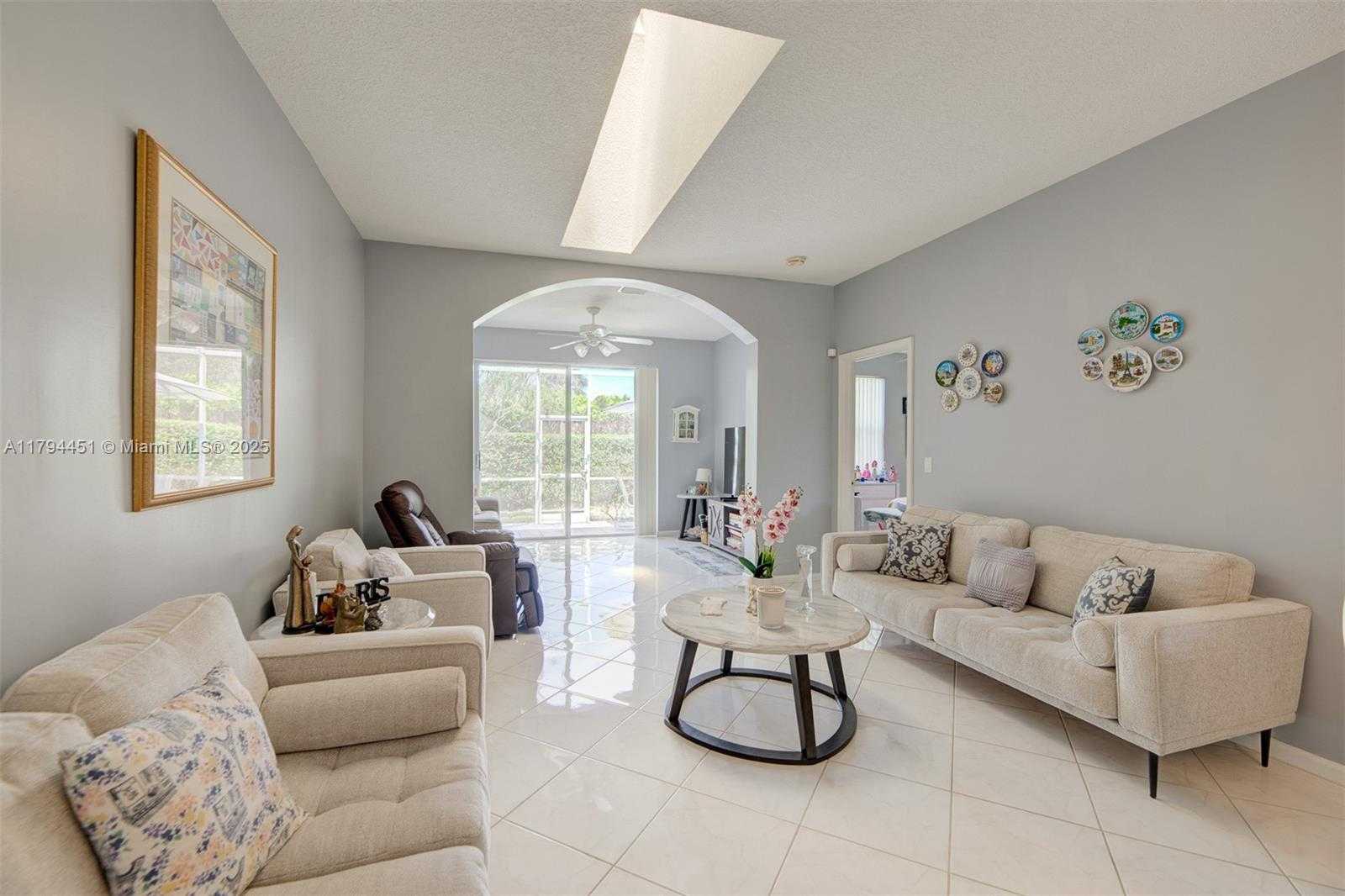 Small Image of 9591 NORTH CRESCENT VIEW DR N #9591, Boynton Beach Number 9