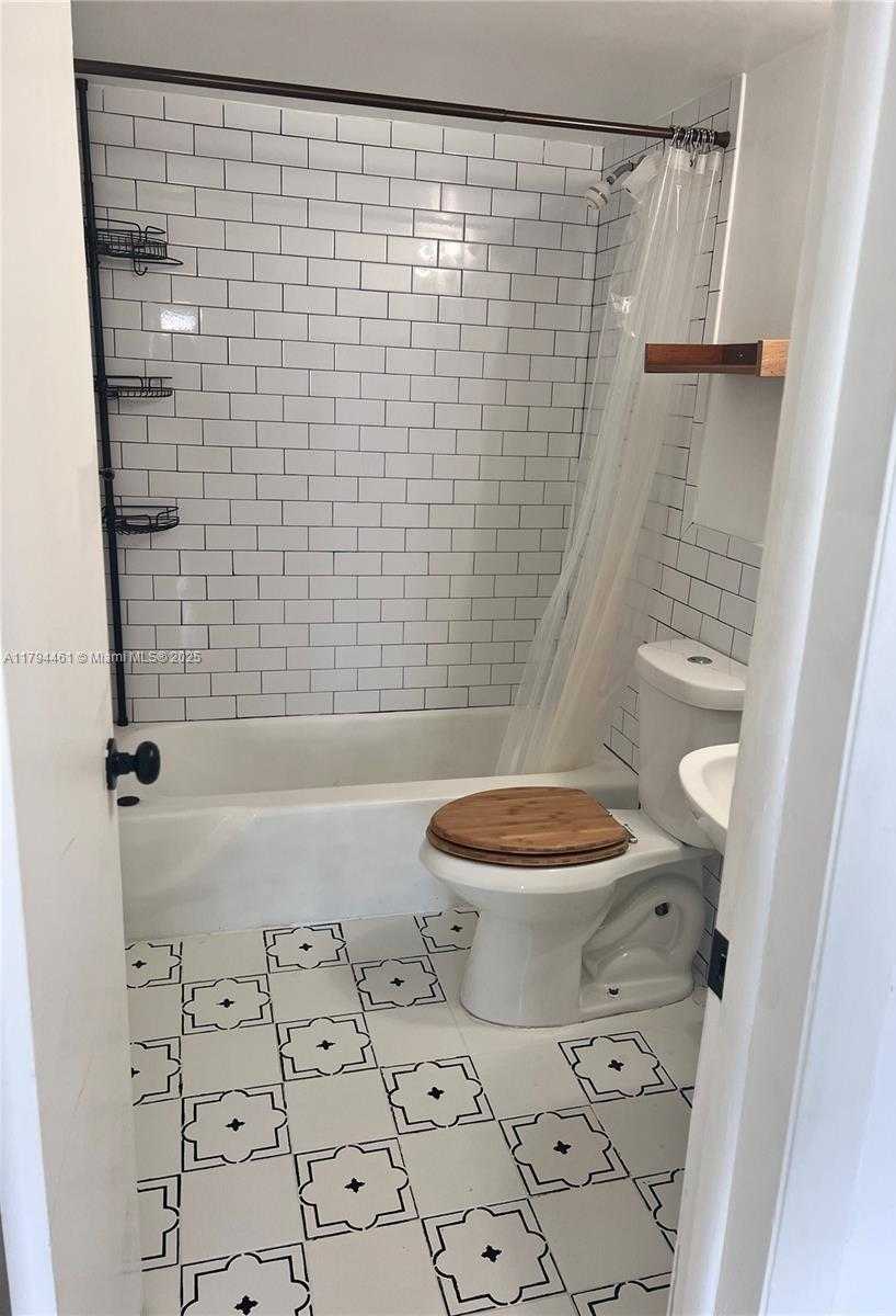 Small Image of 2201 BRICKELL AVE #75, Miami Number 7