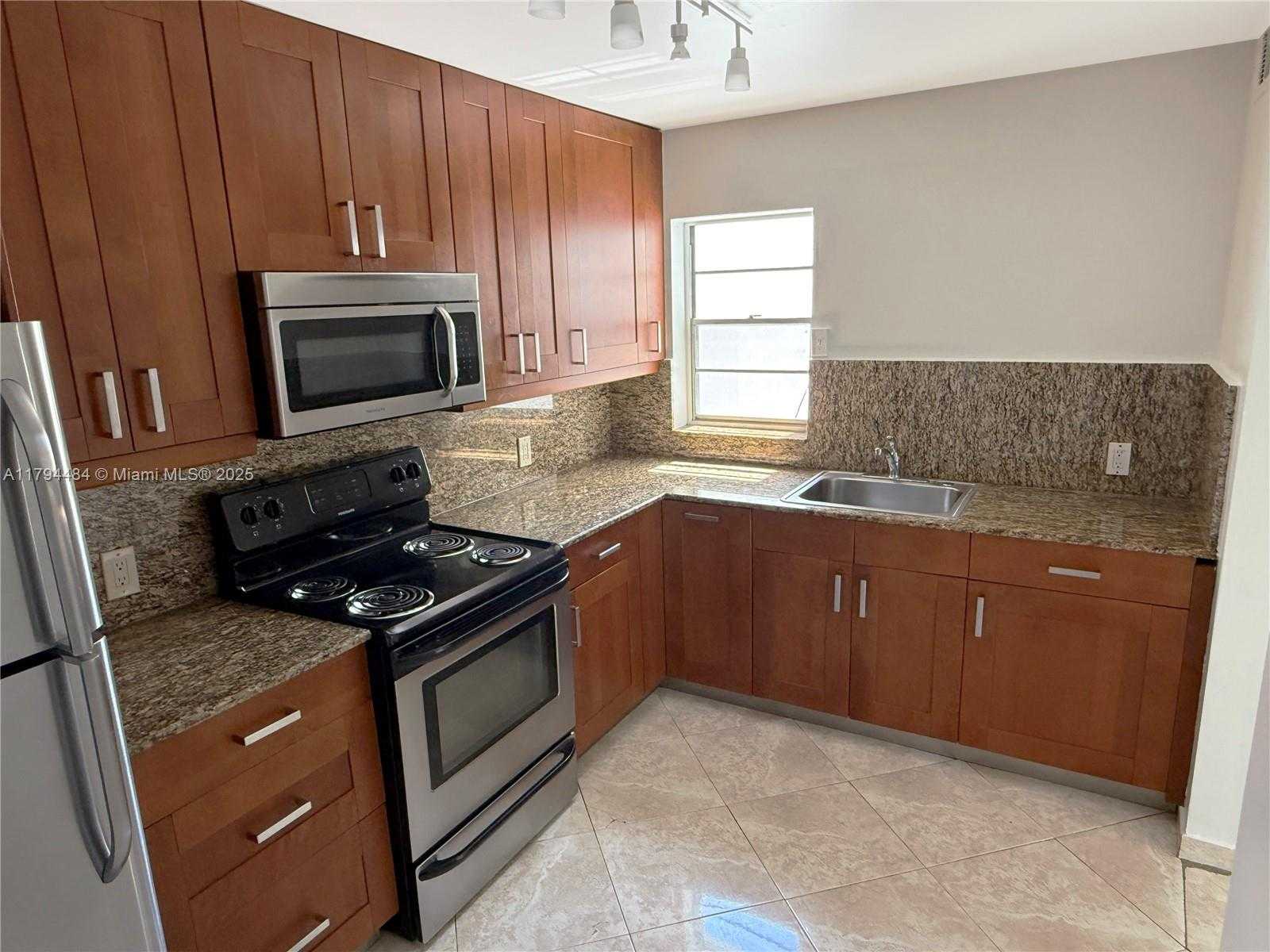 Small Image of 1075 93RD ST #307, Bay Harbor Islands Number 12