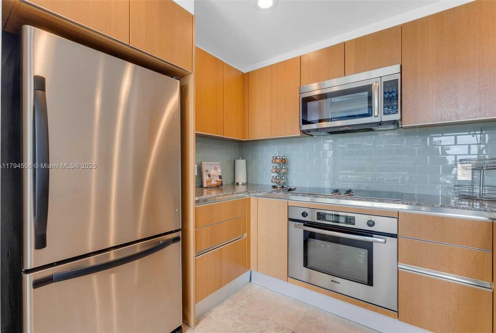 Small Image of 1050 Brickell Ave, Miami, FL 33131, USA Number 12