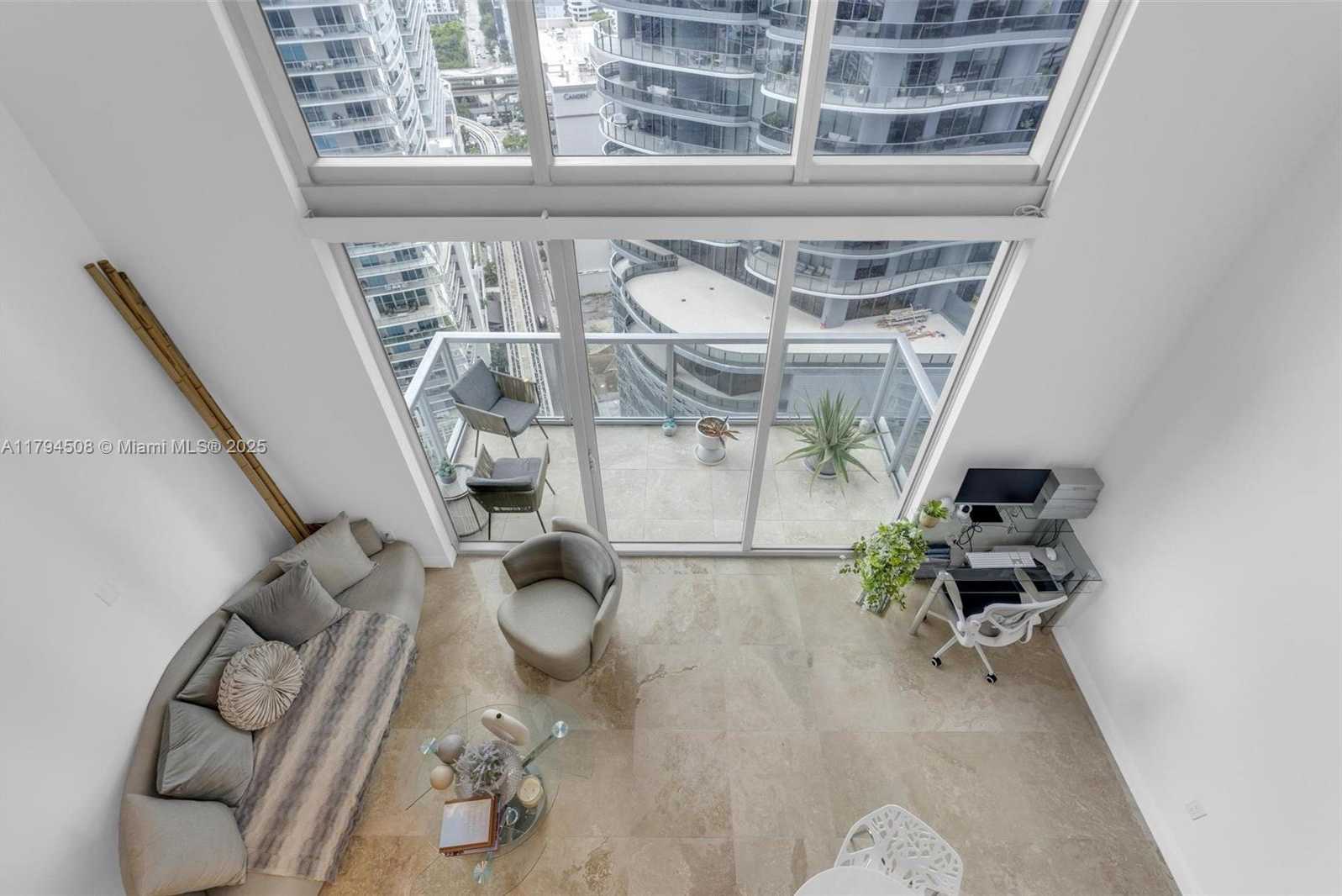 Small Image of 1050 Brickell Ave, Miami, FL 33131, USA Number 25