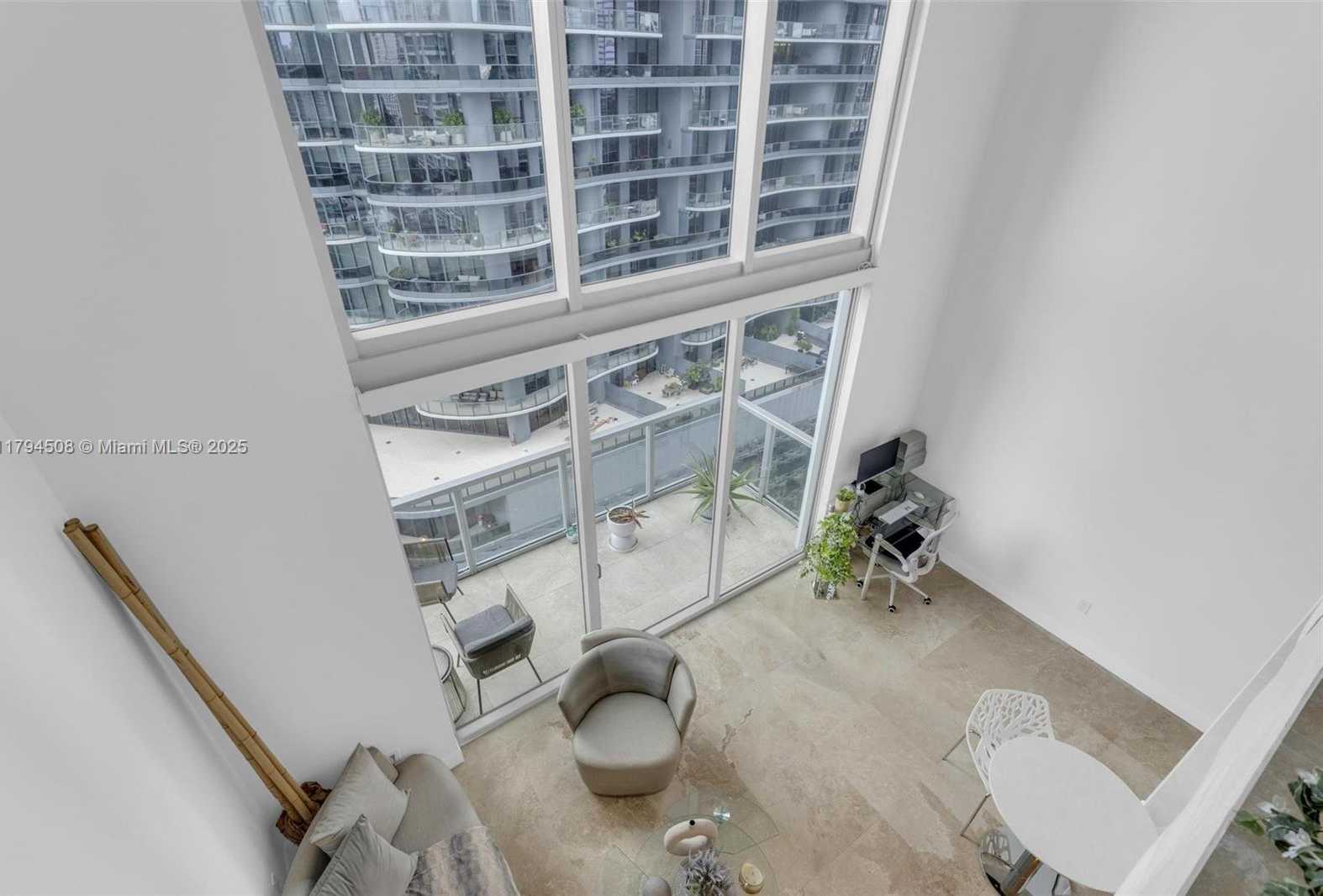 Small Image of 1050 Brickell Ave, Miami, FL 33131, USA Number 26