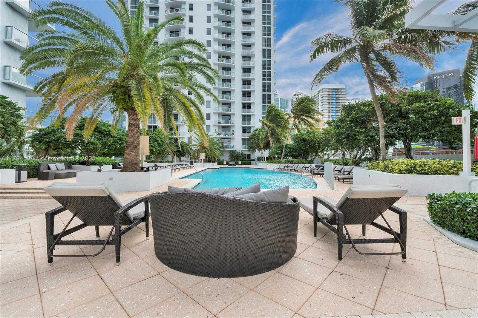 Small Image of 1050 Brickell Ave, Miami, FL 33131, USA Number 47