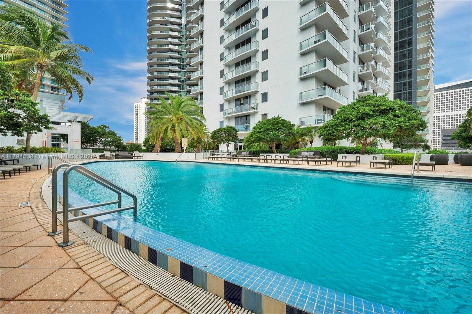 Small Image of 1050 Brickell Ave, Miami, FL 33131, USA Number 48