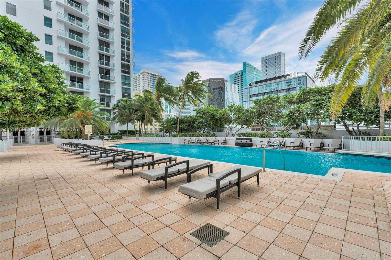Small Image of 1050 Brickell Ave, Miami, FL 33131, USA Number 50