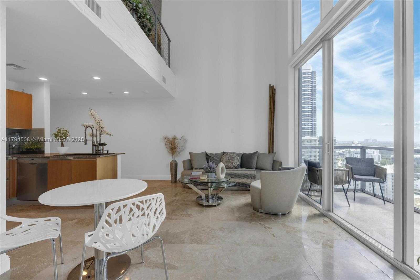 Small Image of 1050 Brickell Ave, Miami, FL 33131, USA Number 7