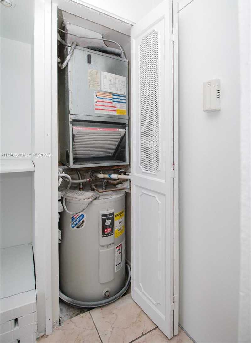 Small Image of 16919 NORTH BAY RD #505, Sunny Isles Beach Number 11