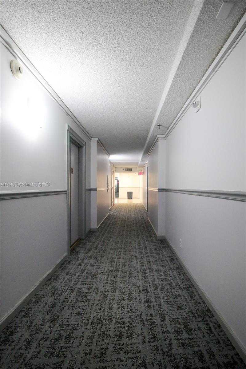 Small Image of 16919 NORTH BAY RD #505, Sunny Isles Beach Number 12