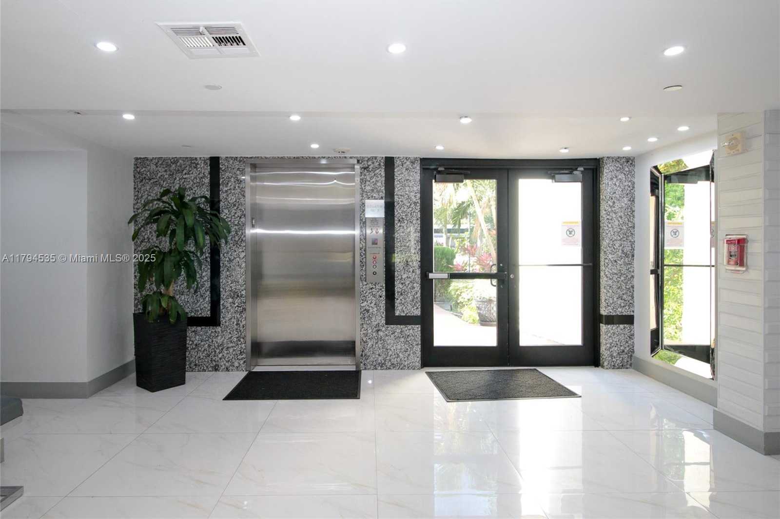 Small Image of 16919 NORTH BAY RD #505, Sunny Isles Beach Number 2