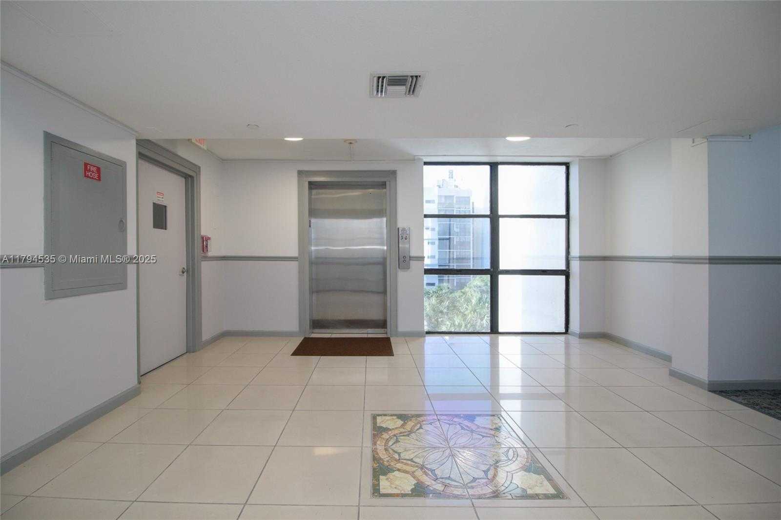 Small Image of 16919 NORTH BAY RD #505, Sunny Isles Beach Number 3