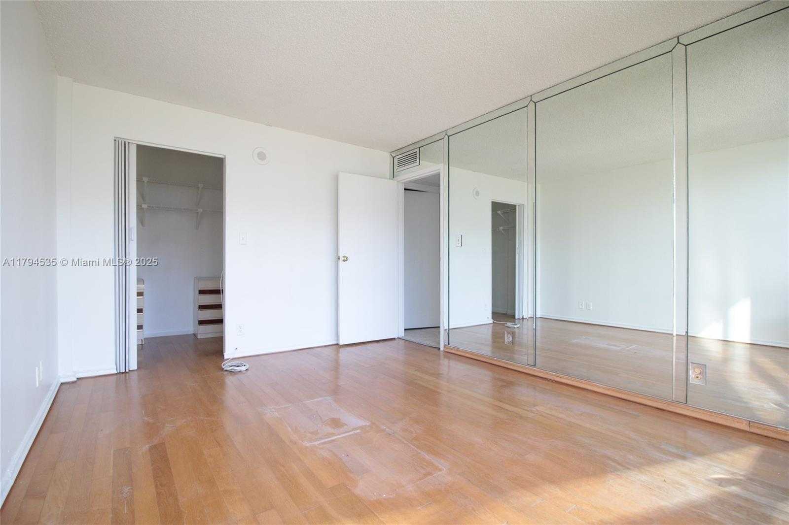 Small Image of 16919 NORTH BAY RD #505, Sunny Isles Beach Number 8