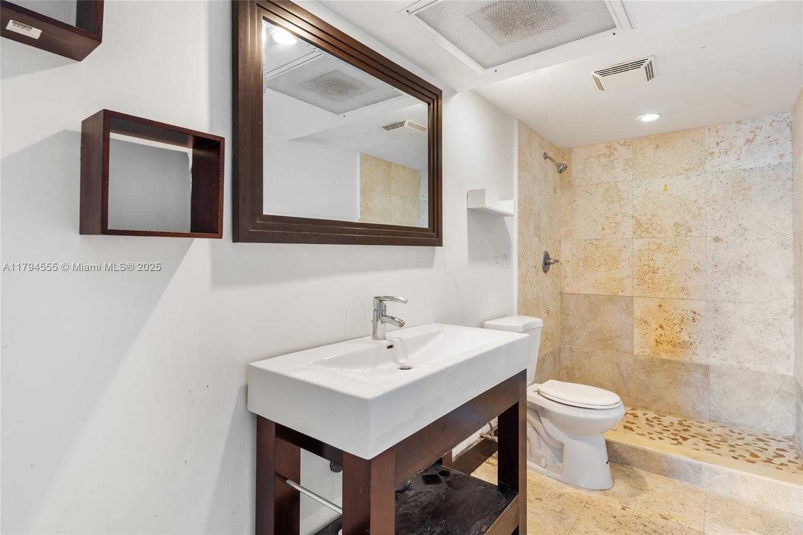 Small Image of 11111 BISCAYNE BLVD #10H, Miami Number 11