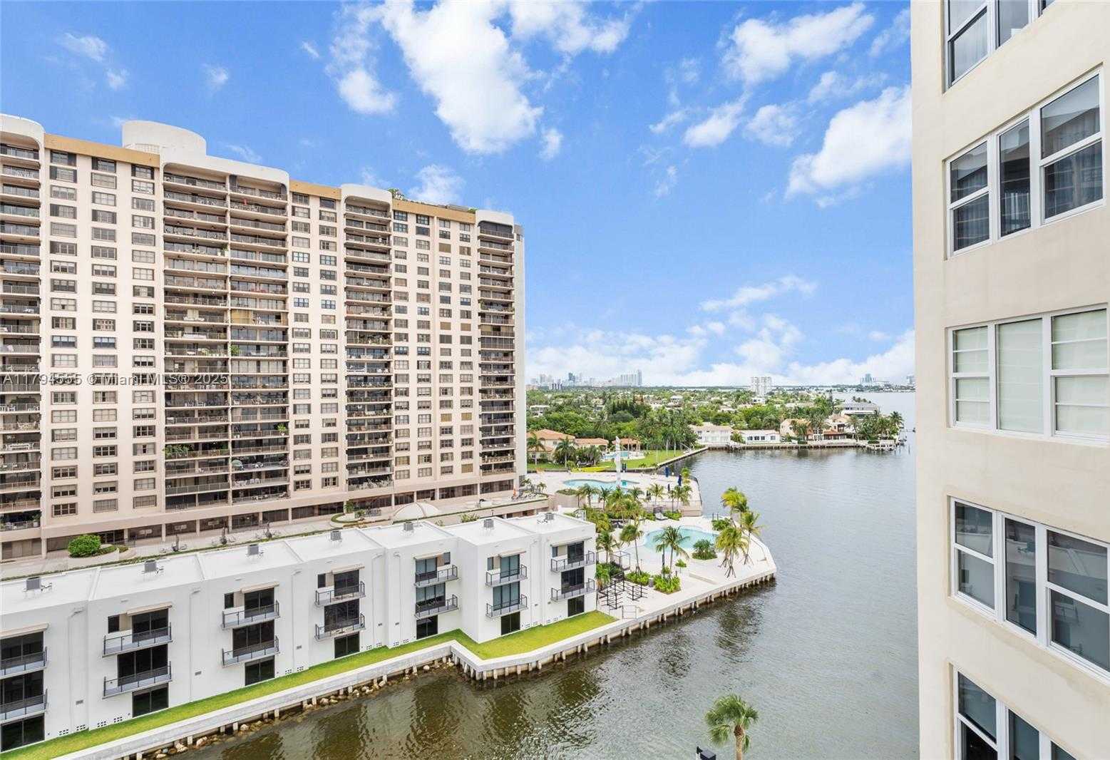 Small Image of 11111 BISCAYNE BLVD #10H, Miami Number 15