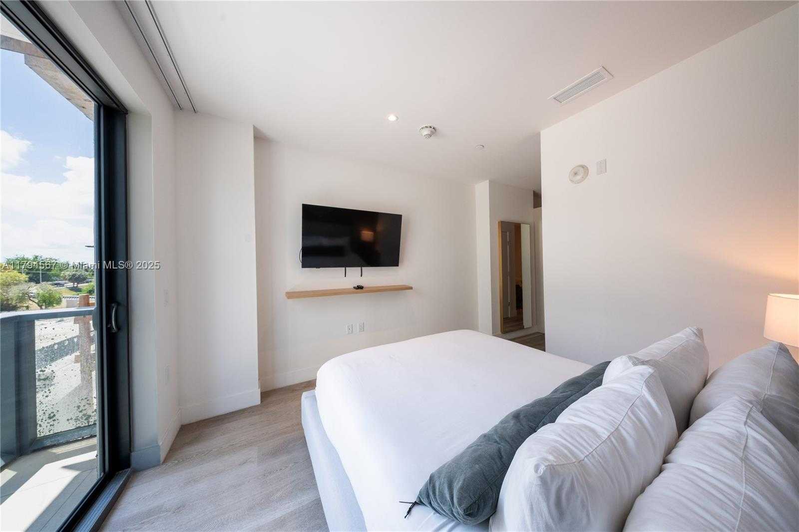 Small Image of 229 SOUTH WEST 9TH ST #2, Miami Number 9