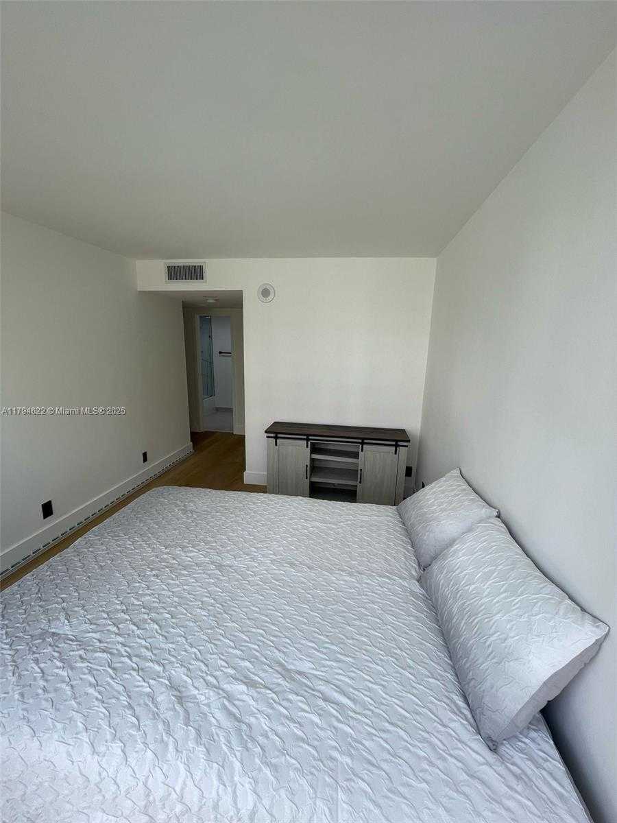 Small Image of 17011 NORTH BAY RD #307, Sunny Isles Beach Number 10