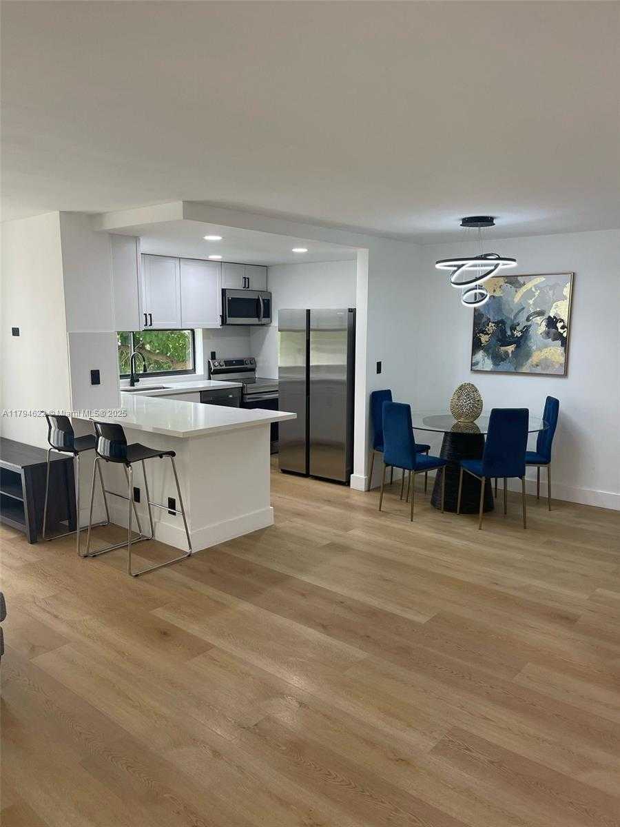 Small Image of 17011 NORTH BAY RD #307, Sunny Isles Beach Number 6