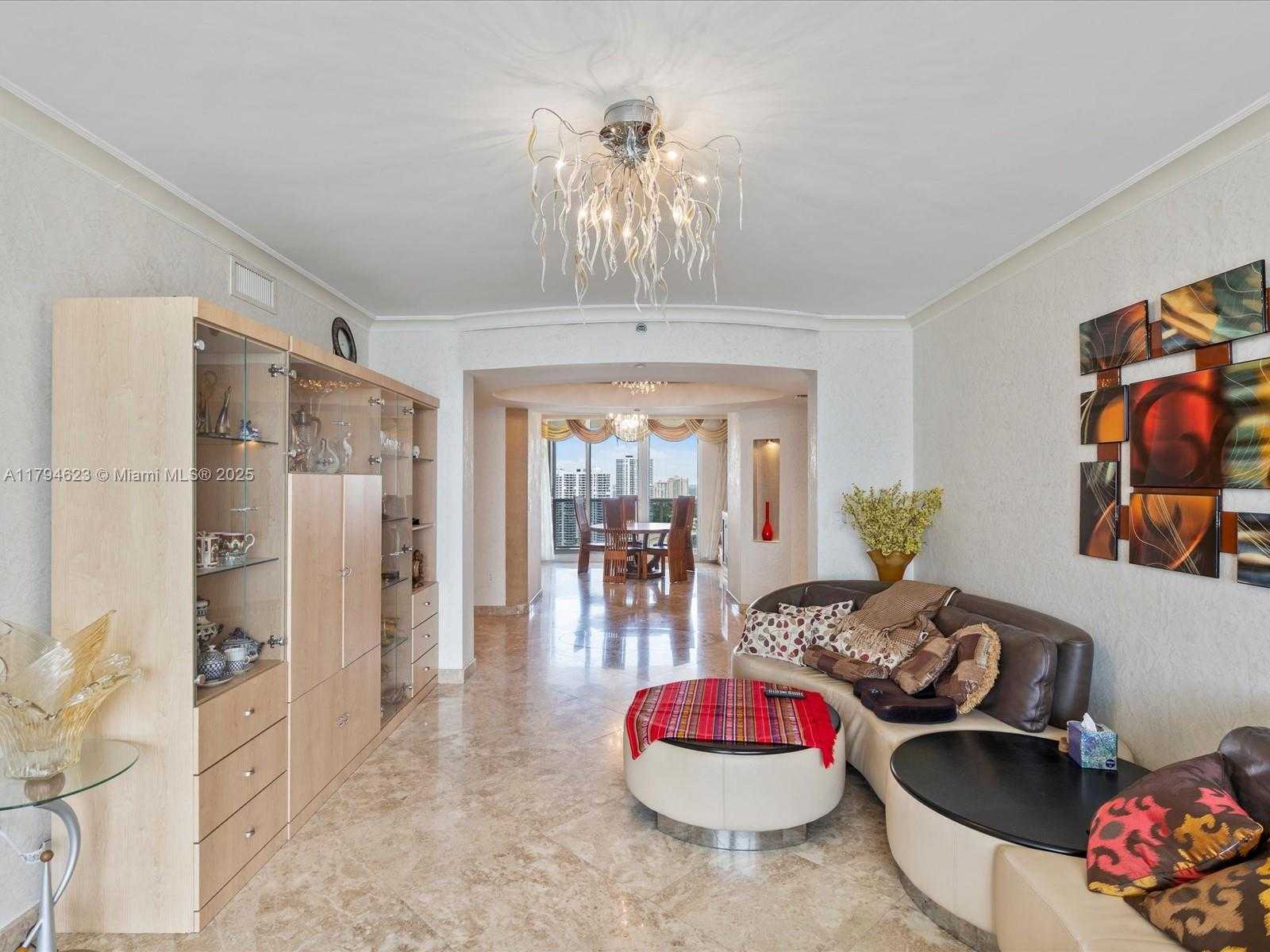 Small Image of 19111 Collins Ave, Sunny Isles Beach, FL 33160, USA Number 11